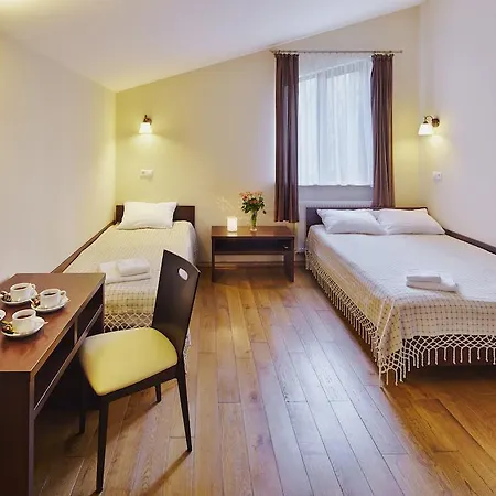 Medova Pechera Hotell *