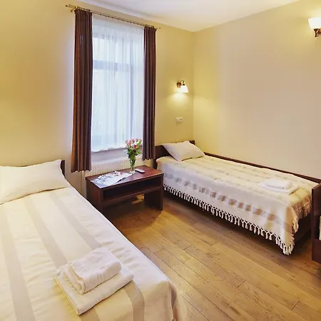 Medova Pechera Hotel *