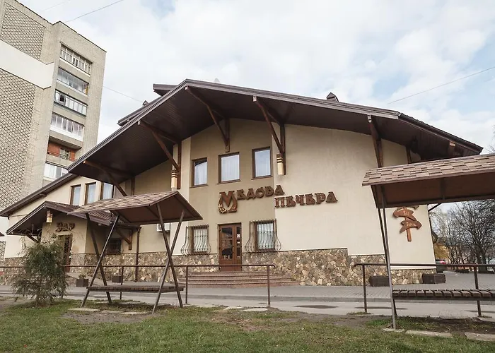 Medova Pechera 酒店 利沃夫