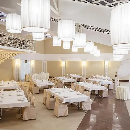 Hotel Medova Pechera Lviv