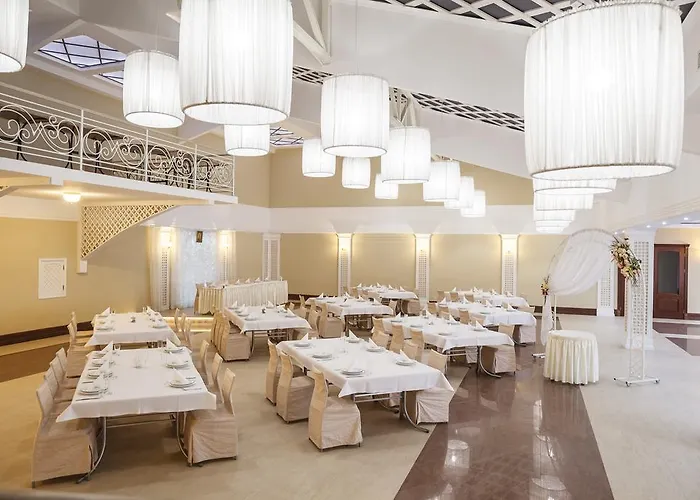 Hotel Medova Pechera Lviv